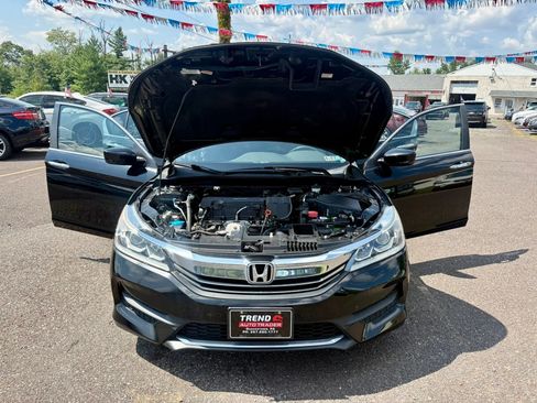 Used 2017 Honda Accord LX image 8
