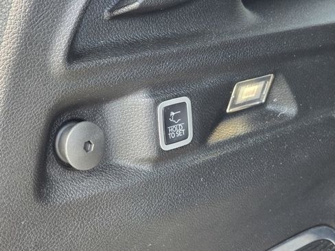 Used 2022 Jeep Grand Cherokee L Limited image 33