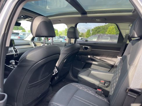 Used 2023 Kia Sorento SX Prestige image 4