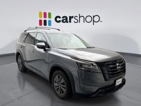 Used 2023 Nissan Pathfinder SV w/ Black Appearance Package image 7