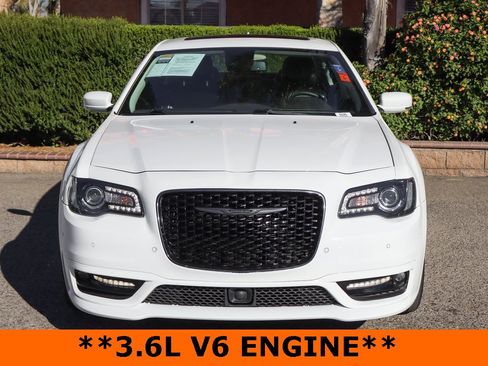 Used 2022 Chrysler 300 Touring L w/ Popular Equipment Group image 3