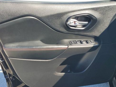 Used 2021 Jeep Cherokee Trailhawk w/ Sun, Sound & Nav Group image 46