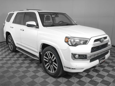 Used 2018 Toyota 4Runner Limited RWD image 2