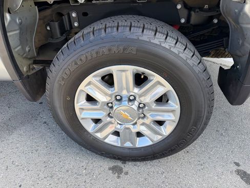 Used 2024 Chevrolet Silverado 3500 High Country w/ Technology Package AWD/4WD image 13