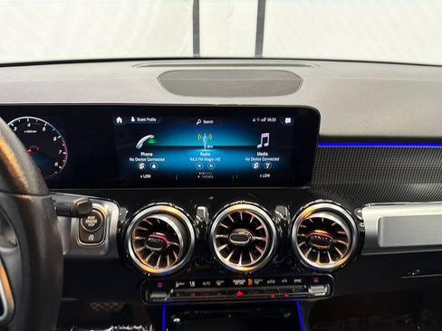 Used 2022 Mercedes-Benz GLB 250 w/ Premium Package Lite image 26