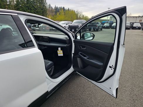 New 2026 Nissan Leaf SV+ w/ Floor Mat Package (SV+) FWD image 31
