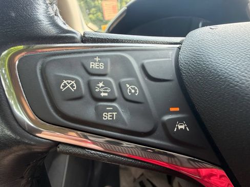 Used 2020 Chevrolet Equinox LT AWD/4WD image 16