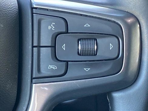 Used 2024 Chevrolet Suburban LT image 7