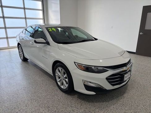 Used 2024 Chevrolet Malibu LT FWD image 2