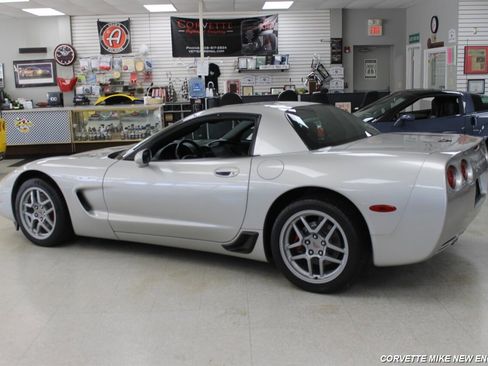 Used 2004 Chevrolet Corvette Z06 w/ Memory Package RWD image 4