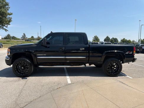 Used 2007 GMC Sierra 2500 SLE w/ Skid Plate Package AWD/4WD image 6