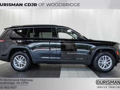 Used 2023 Jeep Grand Cherokee L Laredo w/ Luxury Tech Group I AWD/4WD image 3