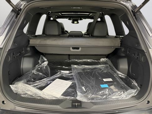 New 2025 Subaru Forester Limited image 9