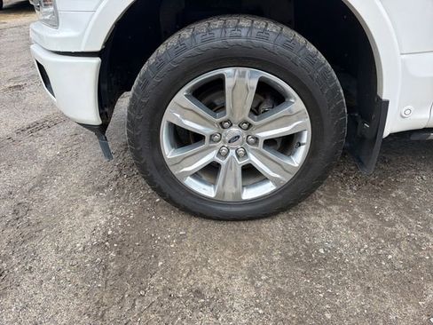 Used 2018 Ford F150 Platinum w/ Technology Package AWD/4WD image 32