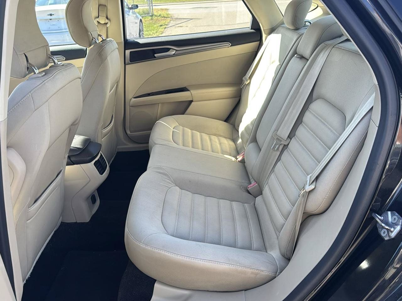 Used 2013 Ford Fusion SE FWD image 11