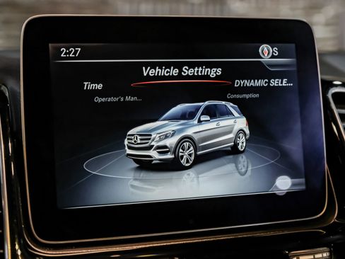 Used 2018 Mercedes-Benz GLE 350 w/ Premium 1 Package image 34