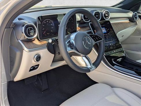 Used 2025 Mercedes-Benz C 300 Sedan image 4