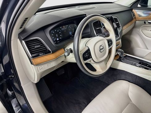 Used 2021 Volvo XC90 T6 Momentum w/ Advanced Package AWD/4WD image 9