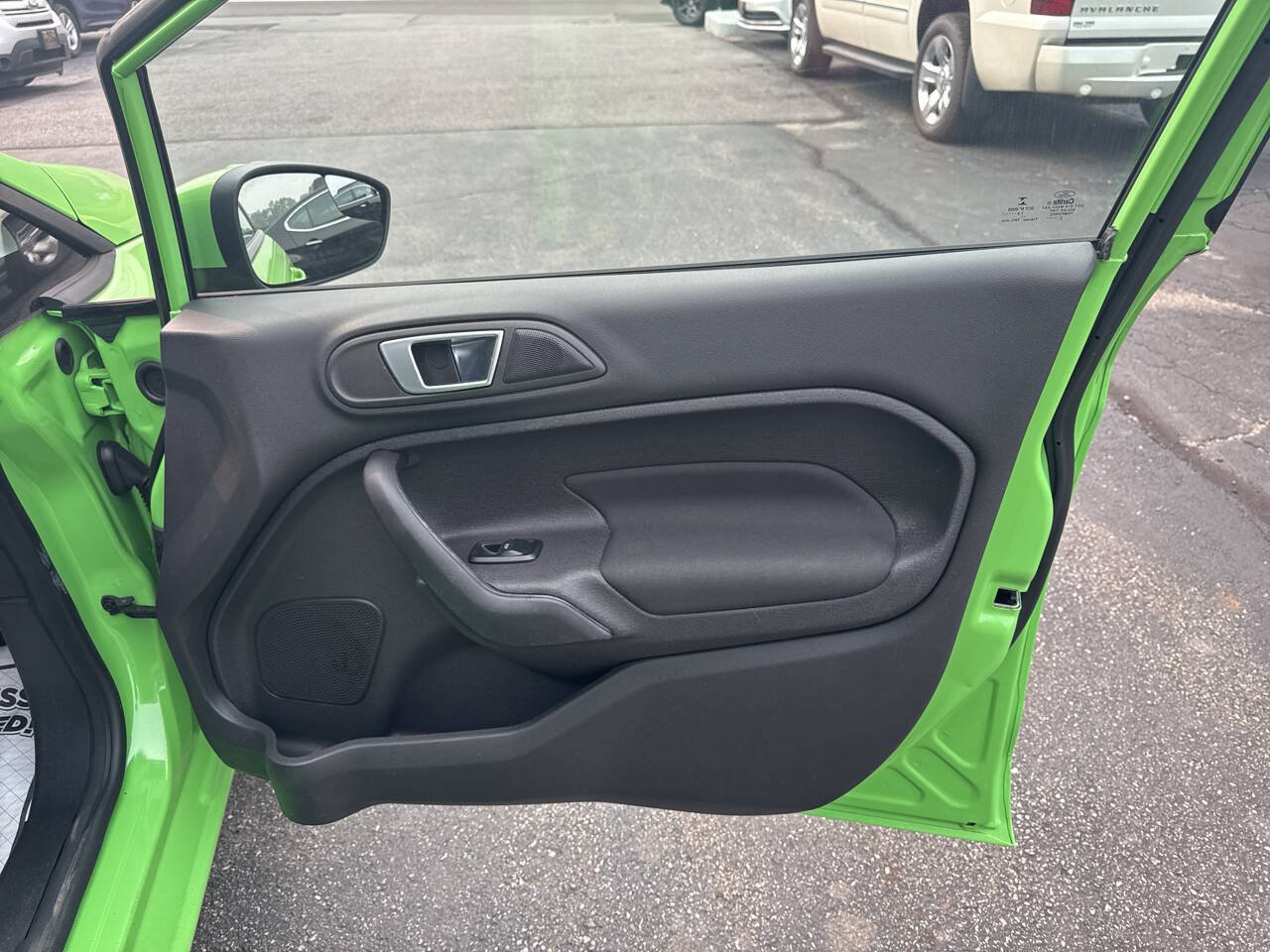Used 2014 Ford Fiesta SE w/ Equipment Group 201A FWD image 24