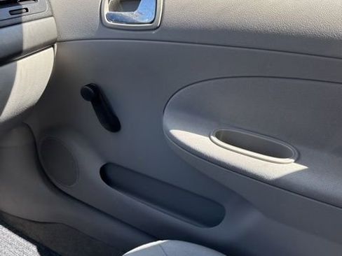 Used 2009 Chevrolet Cobalt LS w/ Protection Package FWD image 16