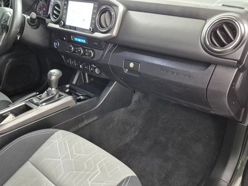 Used 2022 Toyota Tacoma TRD Sport w/ Technology Package RWD image 28