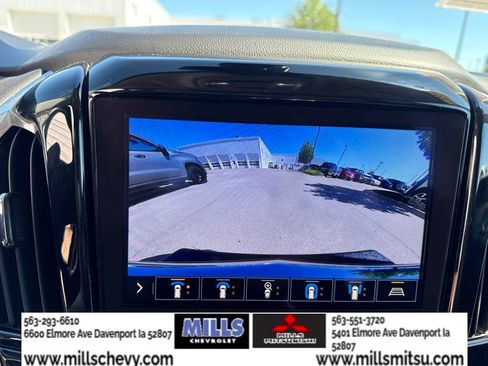 Used 2020 Chevrolet Traverse LT w/ LT Premium Package AWD/4WD image 16