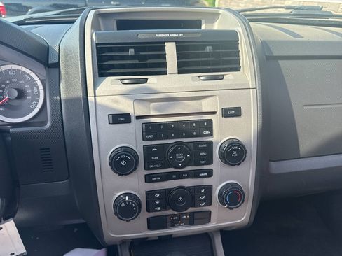 Used 2012 Ford Escape XLT AWD/4WD image 19