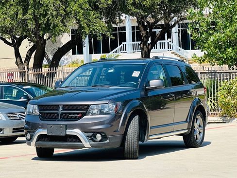 Used 2016 Dodge Journey Crossroad FWD image 3