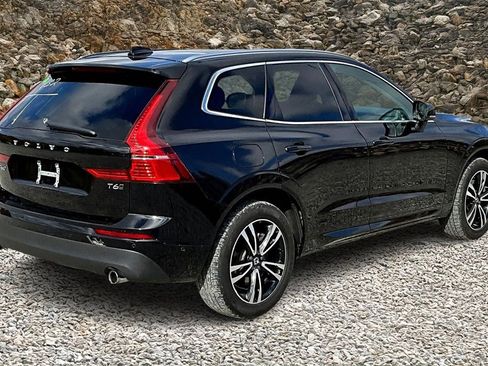 Used 2019 Volvo XC60 T6 Momentum w/ Multimedia Package image 2