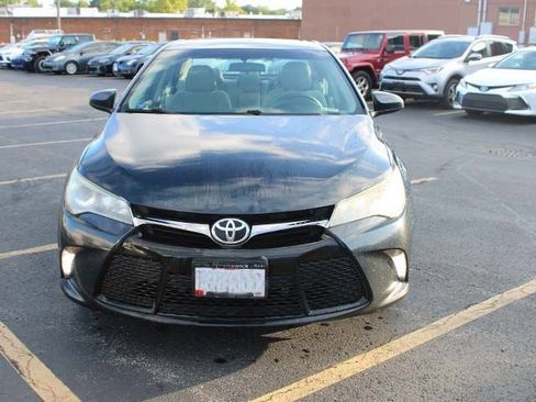 Used 2017 Toyota Camry XSE w/ Moonroof Package FWD image 3