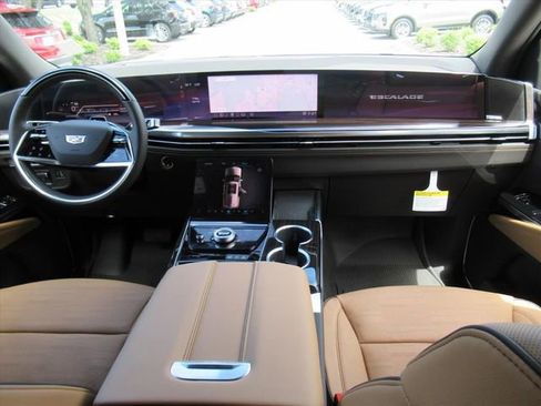 New 2026 Cadillac Escalade ESV Luxury image 12
