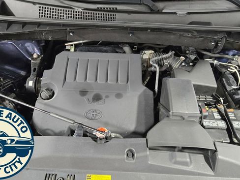 Used 2016 Toyota Highlander Plus w/ Four Season Floor Mat Package image 38