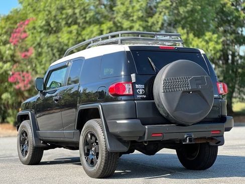 Used 2010 Toyota FJ Cruiser 4WD w/ Upgrade Pkg 2 image 7