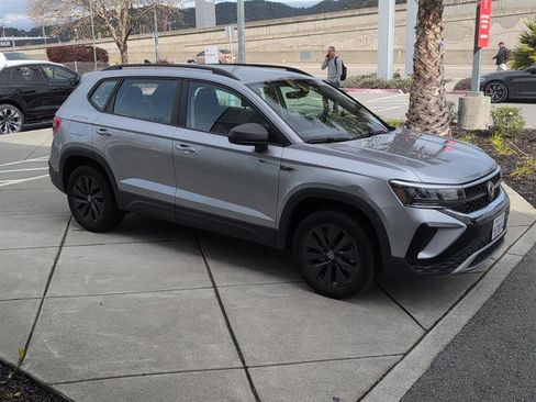 Used 2023 Volkswagen Taos S image 5