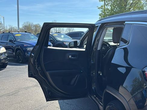 Used 2020 Jeep Compass Latitude w/ Cold Weather Group AWD/4WD image 28