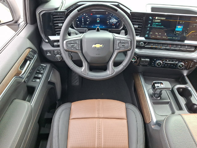 Used 2026 Chevrolet Silverado 1500 High Country w/ Technology Package AWD/4WD image 3