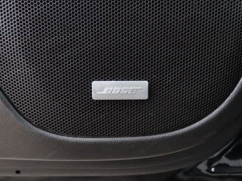 Used 2023 GMC Acadia SLT w/ Preferred Package image 18