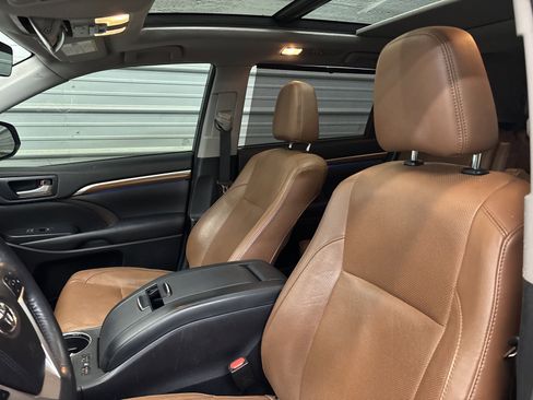 Used 2018 Toyota Highlander Limited Platinum image 13