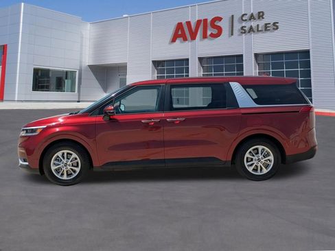 Used 2023 Kia Carnival LX FWD image 10