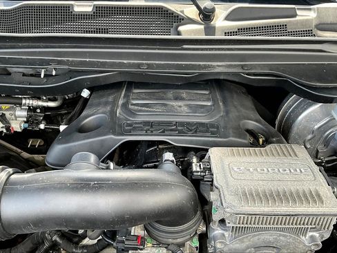 Used 2020 RAM 1500 Laramie w/ Sport Appearance Package AWD/4WD image 31