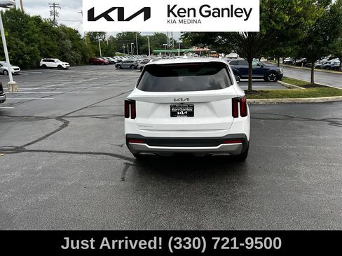 Used 2026 Kia Sorento S FWD image 6