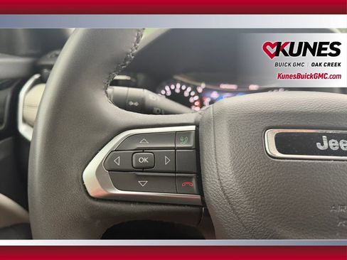 Used 2025 Jeep Compass Limited AWD/4WD image 17