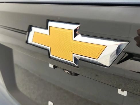Used 2025 Chevrolet Traverse High Country FWD image 16