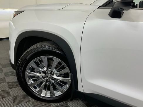 Used 2024 Toyota Grand Highlander AWD image 39