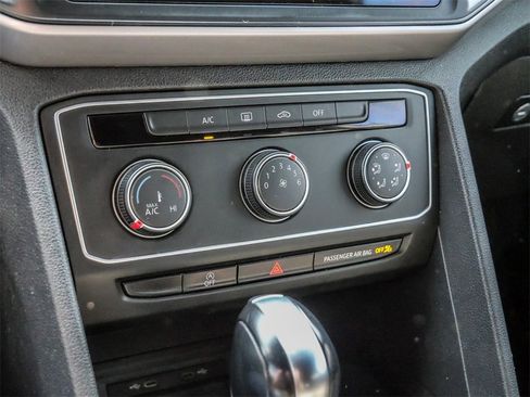 Used 2020 Volkswagen Atlas Cross Sport S image 30