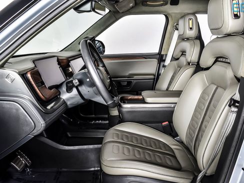 Used 2024 Rivian R1S Adventure image 15