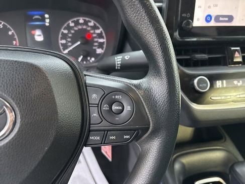 Used 2023 Toyota Corolla LE image 18