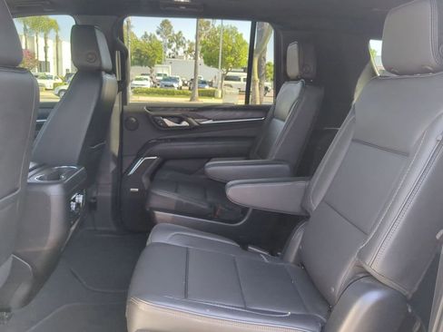Used 2022 GMC Yukon XL Denali RWD image 29