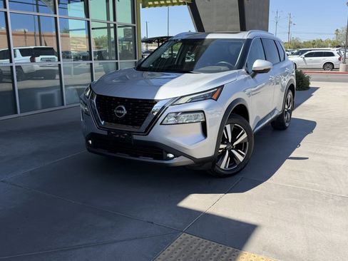 Used 2022 Nissan Rogue SL FWD image 2