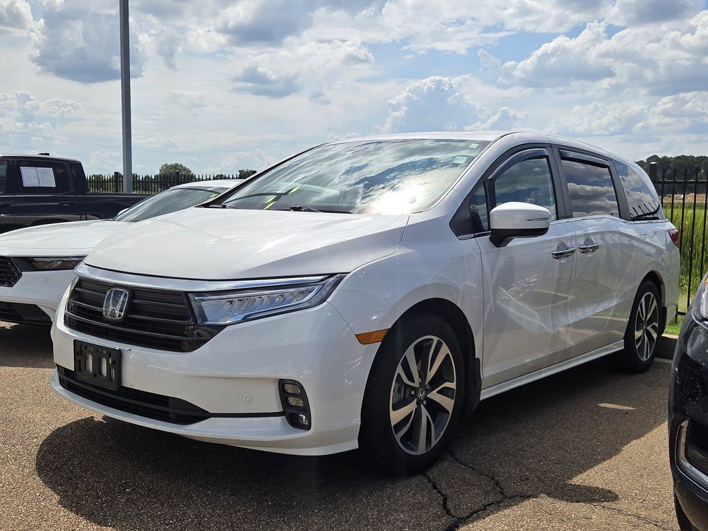 Certified 2024 Honda Odyssey Touring image 5